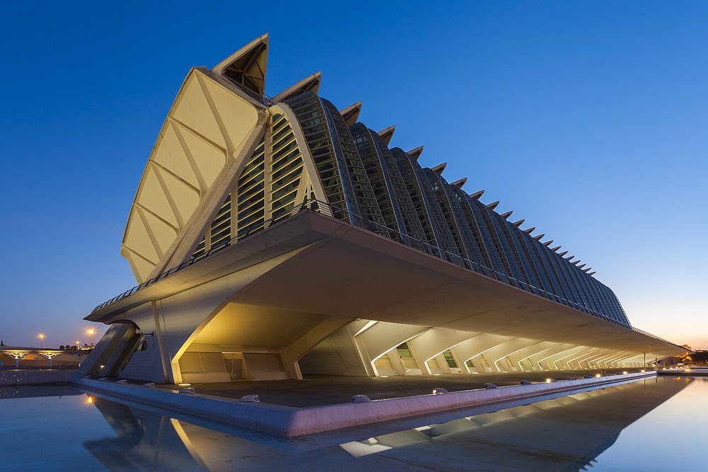 Museu de les Ciències al anochecer en la Ciutat de les Arts i les Ciències